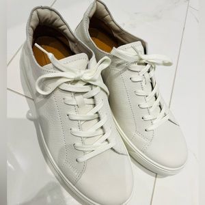 Ecco Street Tray Sneekers - men size 10 (9-9.5 but runs big)